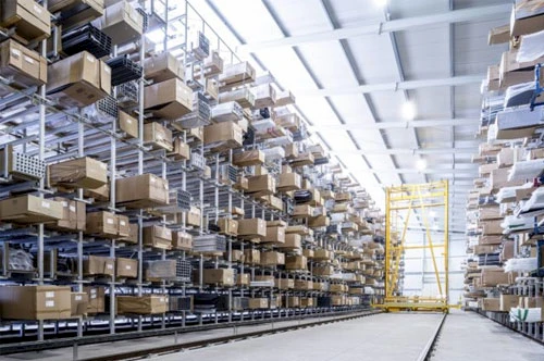 Vollautomatisierter Hochregallager