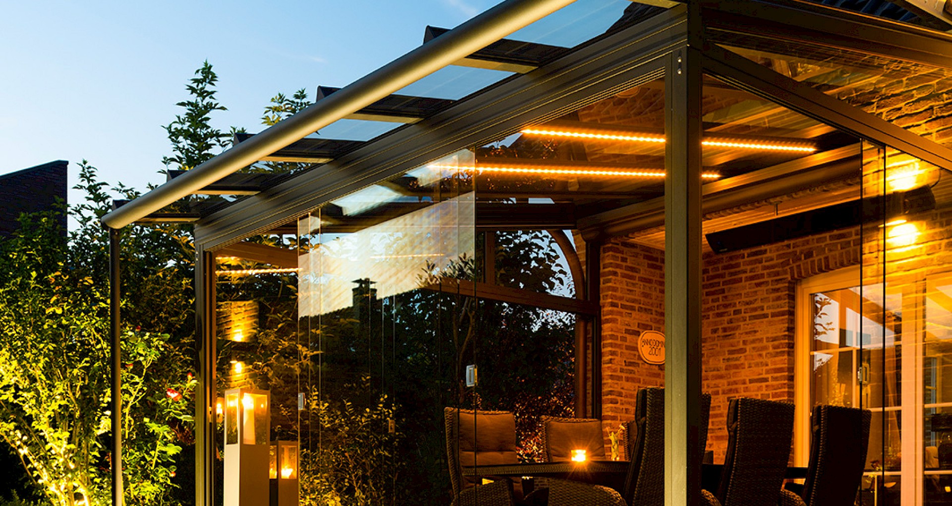 Terrassenüberdachung mit Beleuchtung